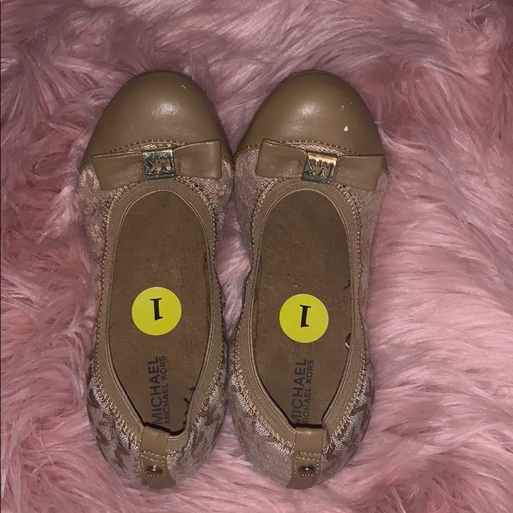 Michael Kors nude flats( worn once)
